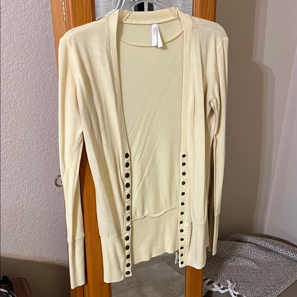 Light Yellow Button-Detail Women's Sweater